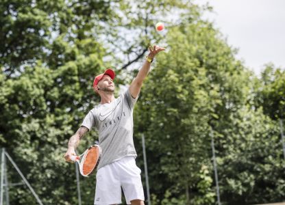 Tennis week light